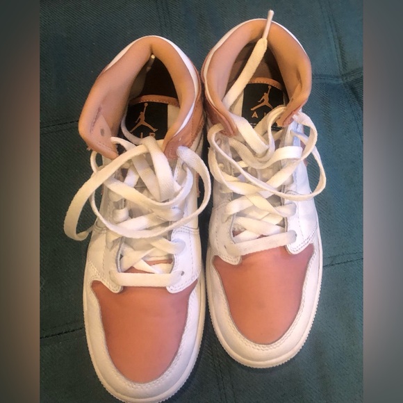 Rose gold Jordan’s - Picture 2 of 7